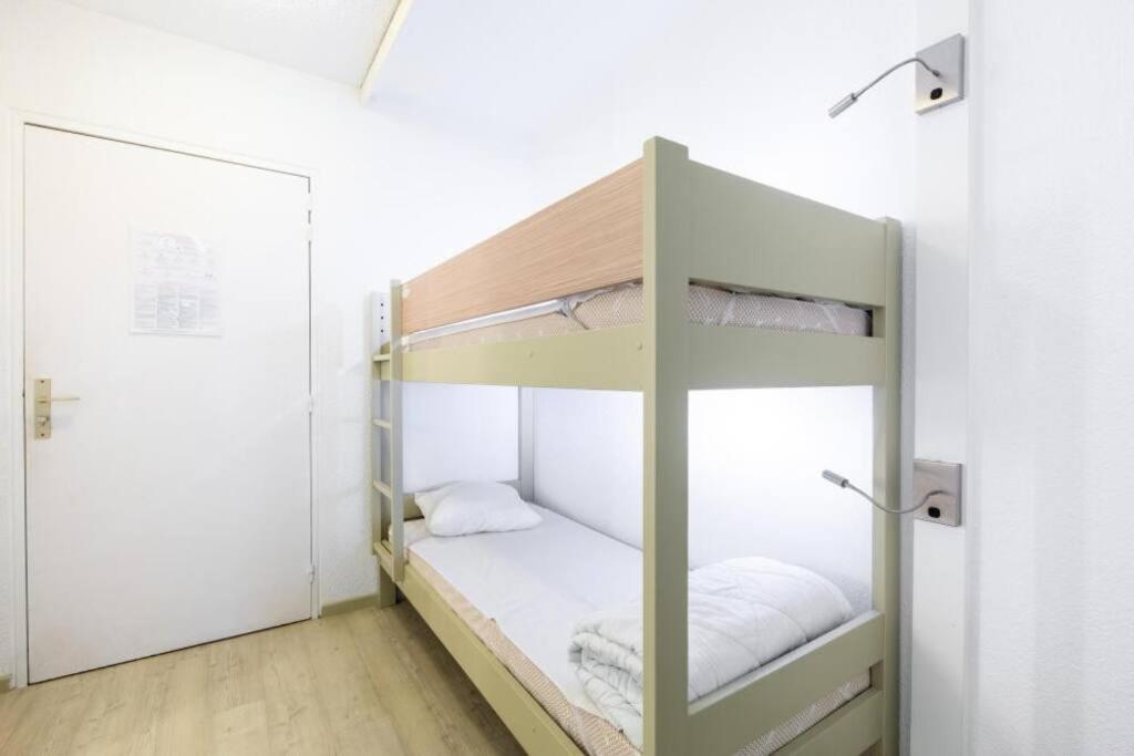 Bel Appartement Vue Sur Piscine 1 Chambre Fermee Et 1 Espace Cabine Saint-Raphaël Zewnętrze zdjęcie