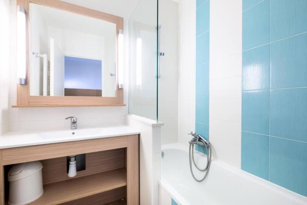 Bel Appartement Vue Sur Piscine 1 Chambre Fermee Et 1 Espace Cabine Saint-Raphaël Zewnętrze zdjęcie